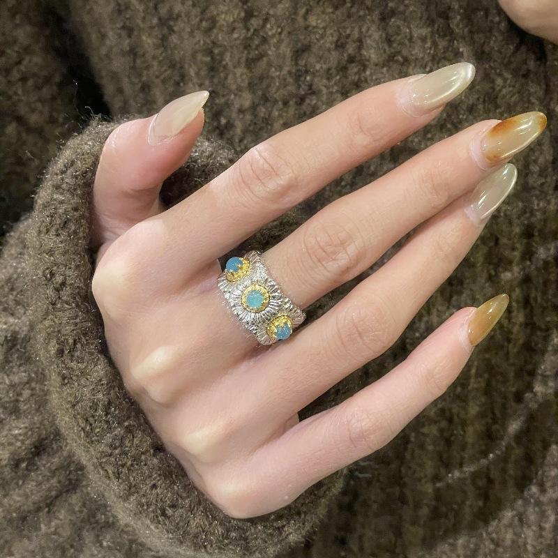 Light Luxury High-Grade Buchilati Style Blue Crystal Daisy Ring Women Niche Design Versatile Exquisite Retro Index Finger Ring