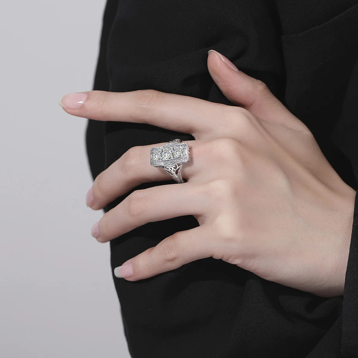 Szjinao Unique 3 Stone Moissanite Ring With Certficiate 100% Sterling Silver 925 Engagement Jewelry For Women Pass Diamond Test