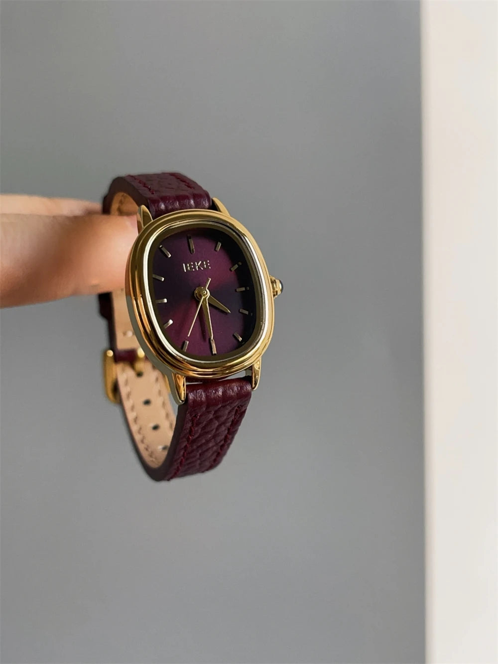 Stylish Temperament Women's Watch Chic Retro Personalized Exquisite Quartz Watch for Women Relojes Para Mujer