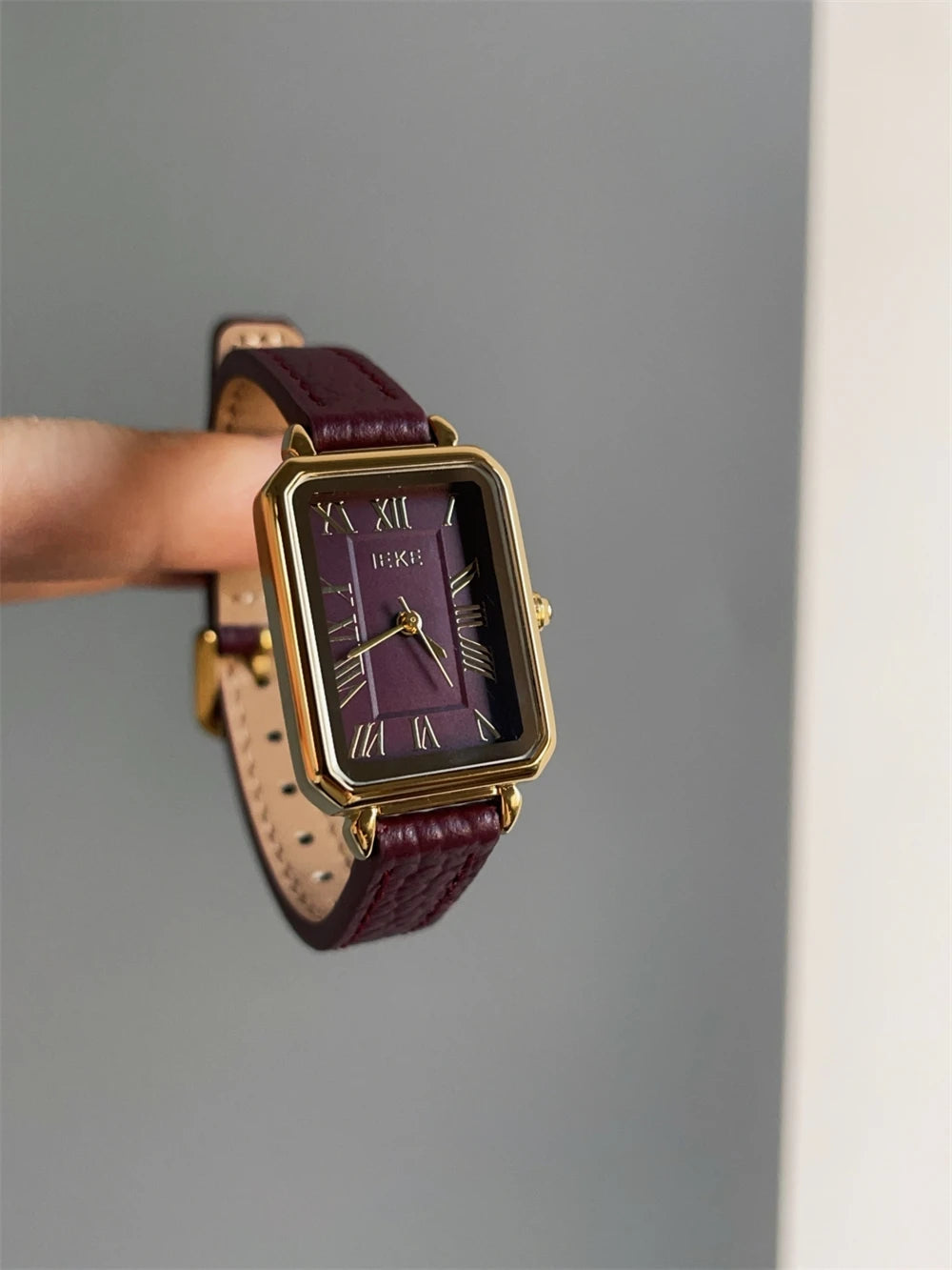 Stylish Temperament Women's Watch Chic Retro Personalized Exquisite Quartz Watch for Women Relojes Para Mujer