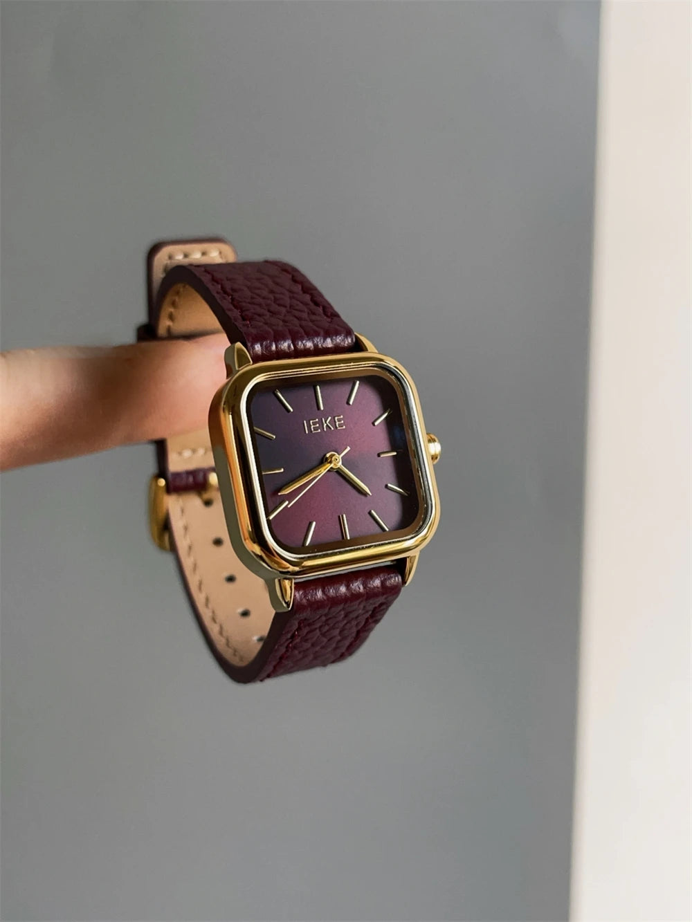 Stylish Temperament Women's Watch Chic Retro Personalized Exquisite Quartz Watch for Women Relojes Para Mujer