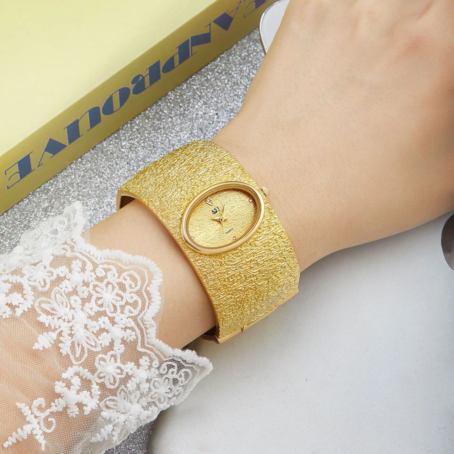ASJ Women's Bracelet Watch reloj mujer Gold Luxury Bark Pattern Simple watch for women relojes para damas