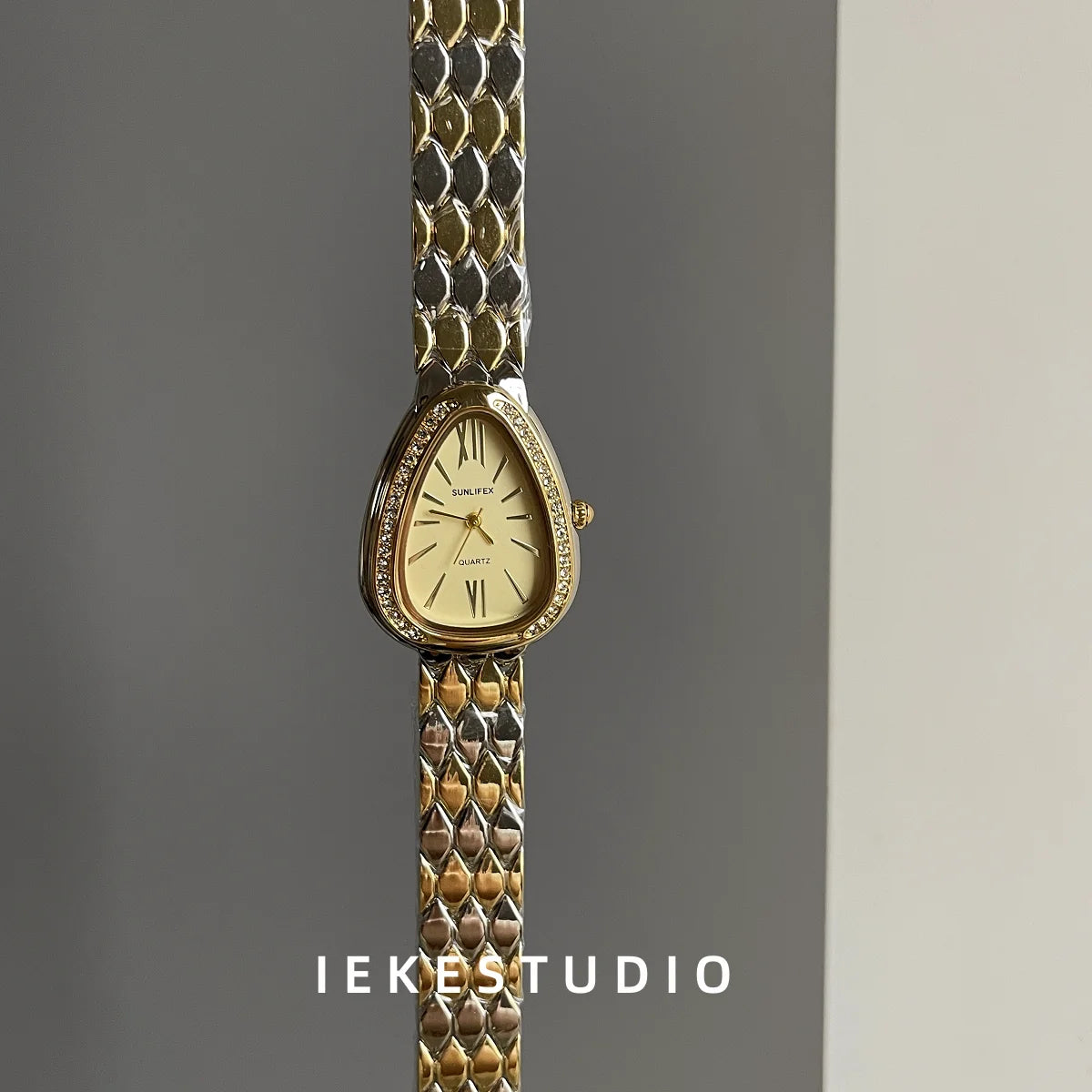 Stylish Temperament Women's Watch Chic Retro Personalized Exquisite Quartz Watch for Women Relojes Para Mujer