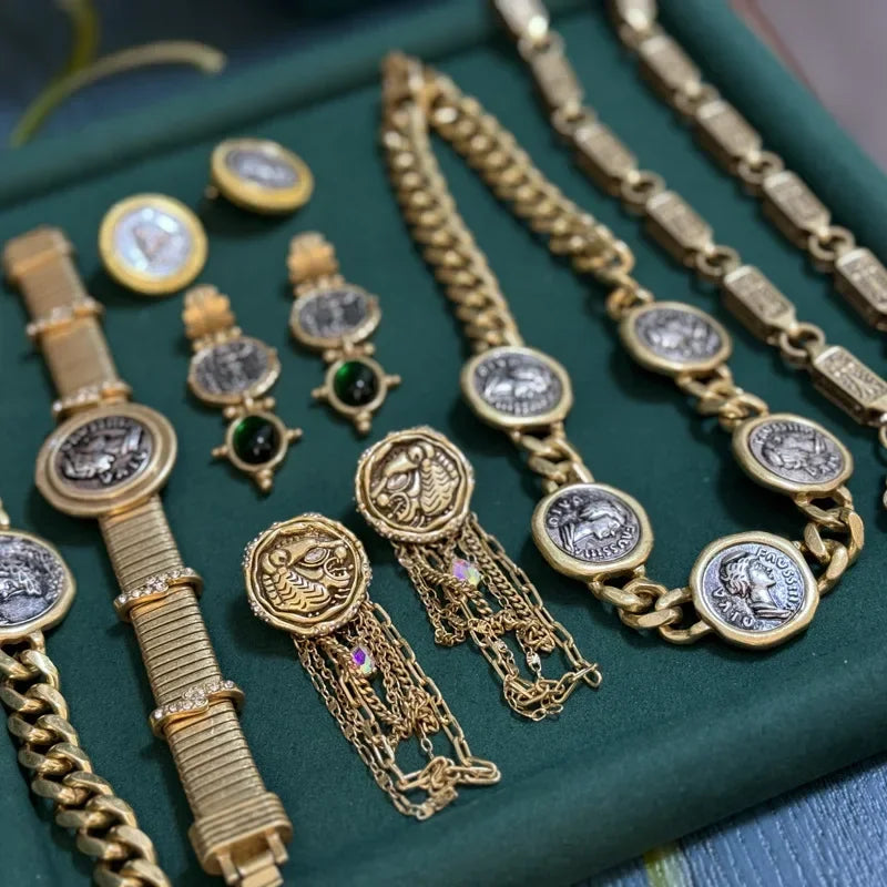 Vintage Personality Man Head Antique Coin Wide Chain Necklace for Women Aesthetic Jewellery Hip Hop Chunky Statement Chokers