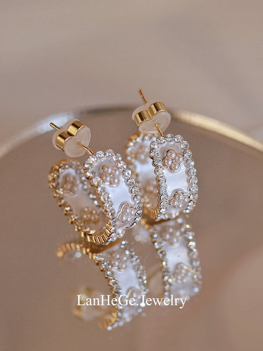 Lanhege French Style Elegance White Sugar Chocolate Classical Light Diamond Stud Earrings C- Ring Special Interest Earrings Graceful Earrings