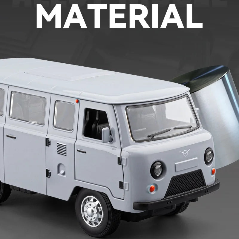 1:18 Russian UAZ TRAVELER BUS Alloy Model Car Toy Diecasts Metal Casting Pull Back Sound and Light Car Toys For Children Vehicle