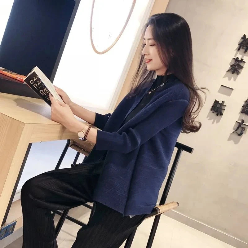 Women's Classic Coat 2025 Spring Autumn Female Temperament Stand Collar Short Mother Jacket Cropped Sleeve Cardigan Overwear