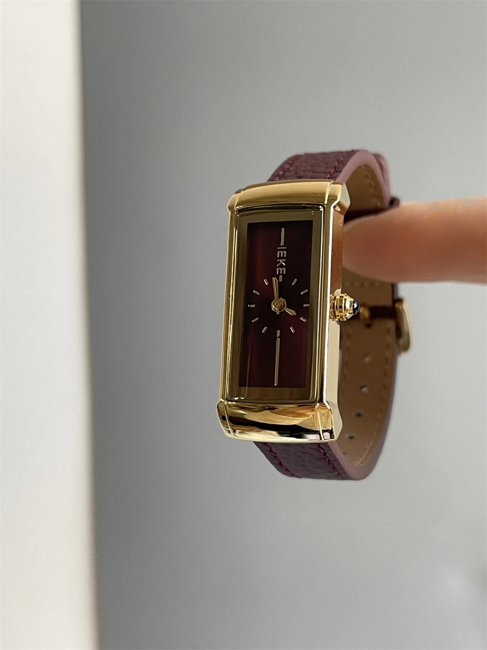 Stylish Temperament Women's Watch Chic Retro Personalized Exquisite Quartz Watch for Women Relojes Para Mujer