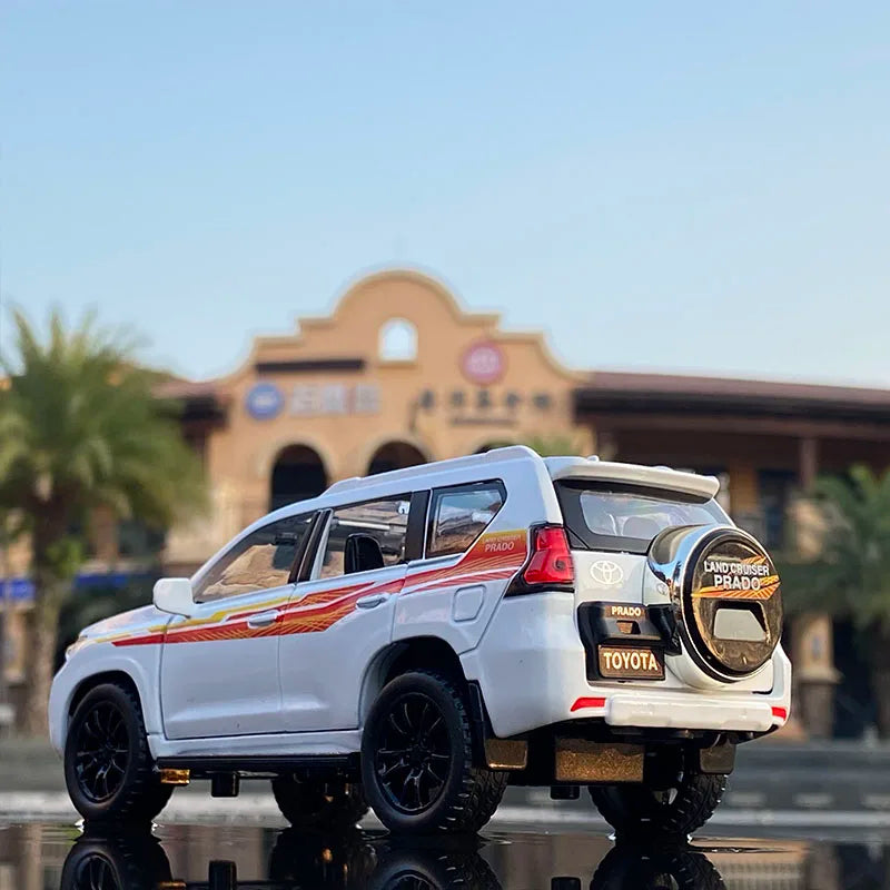 1:32 Toyota Prado SUV Alloy Car Diecasts Metal Toy Vehicles Car Model Collection LAND CRUISER Simulation Car Model Toy Gift