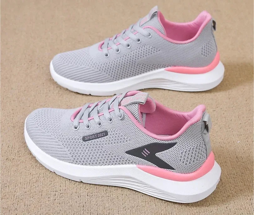 2025 new  Women's sneakers spring and summer fashion versatile soft sole lightweight casual running shoes for children