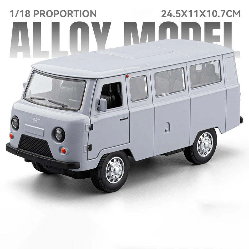 1:18 Russian UAZ TRAVELER BUS Alloy Model Car Toy Diecasts Metal Casting Pull Back Sound and Light Car Toys For Children Vehicle