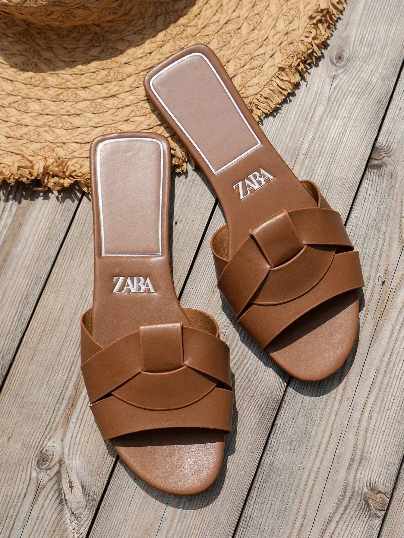 2024 New Women's Shoes Square Head Cross Flat Summer Sandals Simple Flip-flops Women Wear Slippers