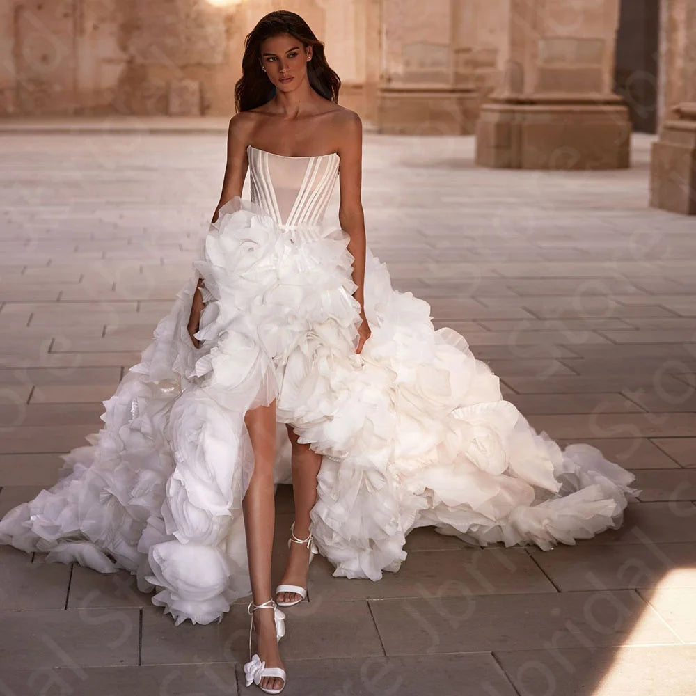 Customized Gorgeous Ball Gown Wedding Dresses 2025 Bridal Gowns High Low Bride Dresses Strapless Wedding Gowns Flower Ruffles