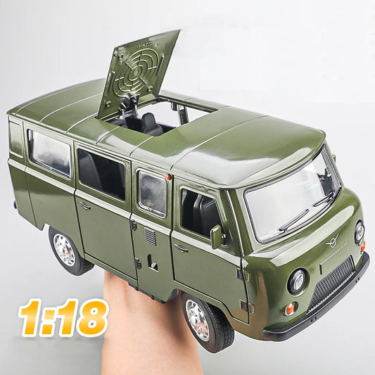 1:18 Russian UAZ TRAVELER BUS Alloy Model Car Toy Diecasts Metal Casting Pull Back Sound and Light Car Toys For Children Vehicle