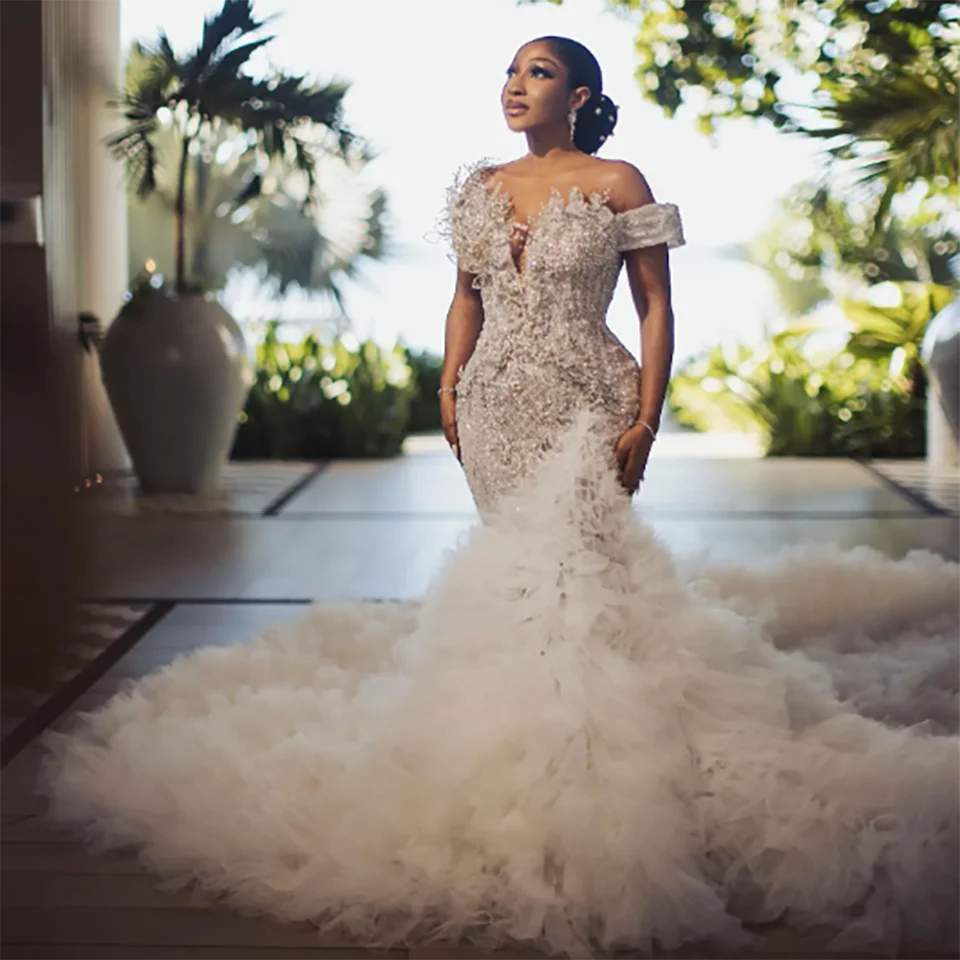 Luxury V Neck Shiny Crystal Beading Rhinestone Mermaid Wedding Dresses 2025 Open Back Court Train Tulle Bridal Gowns