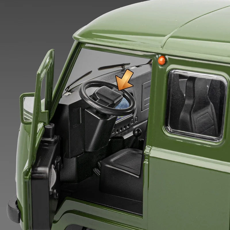 1:18 Russian UAZ TRAVELER BUS Alloy Model Car Toy Diecasts Metal Casting Pull Back Sound and Light Car Toys For Children Vehicle