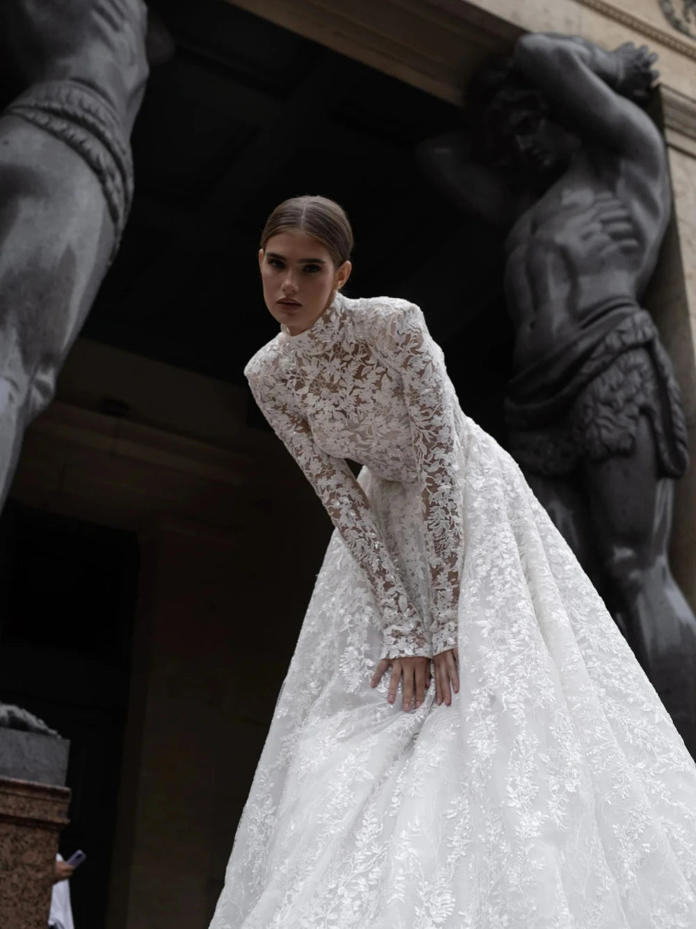 Modest High Collar Long Sleeve Wedding Dress Sequined Beads Bride Robe Graceful Appliques Bridal Gown Customized Robe De Mariée