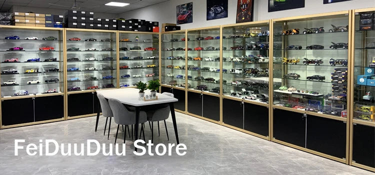 1:18 Russian UAZ TRAVELER BUS Alloy Model Car Toy Diecasts Metal Casting Pull Back Sound and Light Car Toys For Children Vehicle