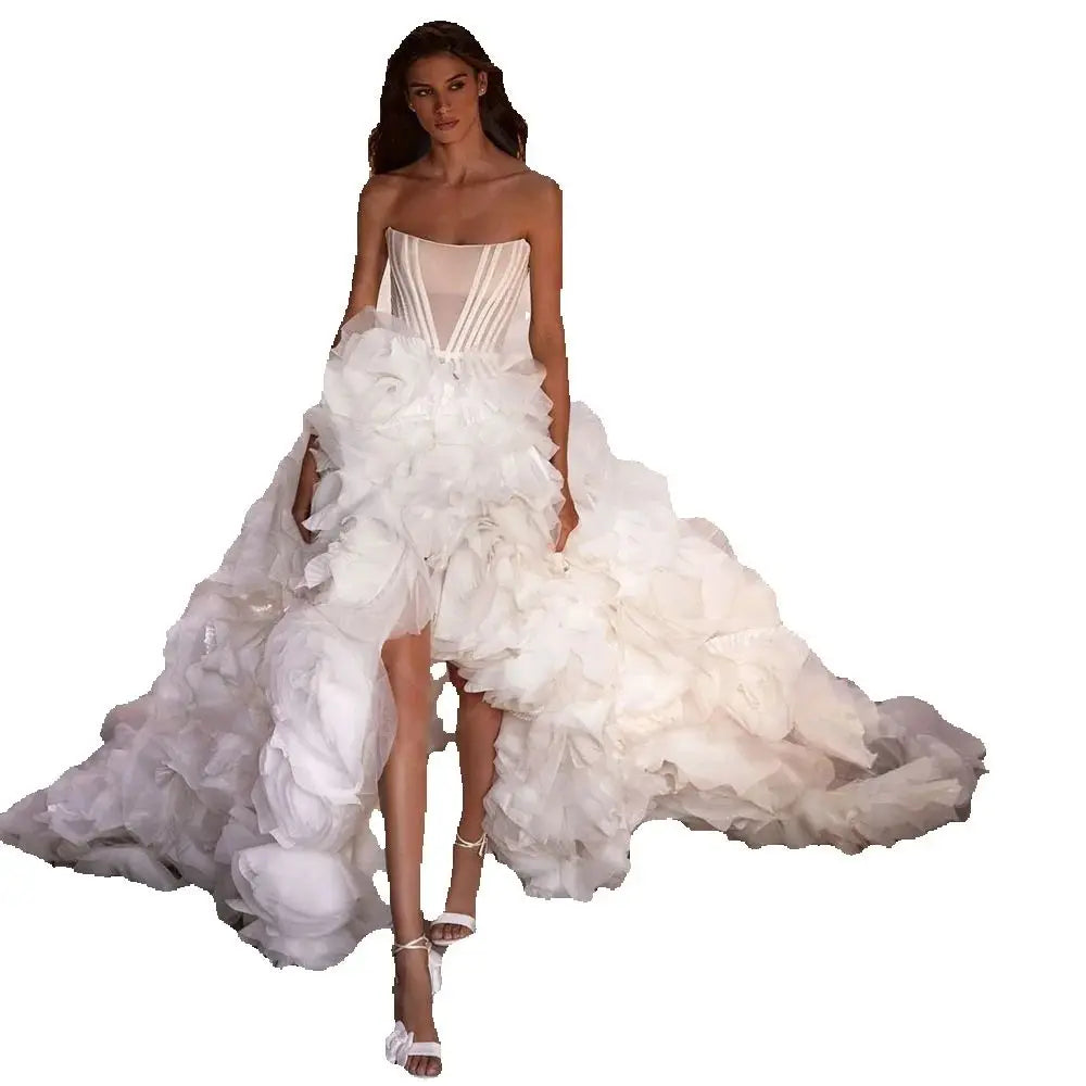 Customized Gorgeous Ball Gown Wedding Dresses 2025 Bridal Gowns High Low Bride Dresses Strapless Wedding Gowns Flower Ruffles